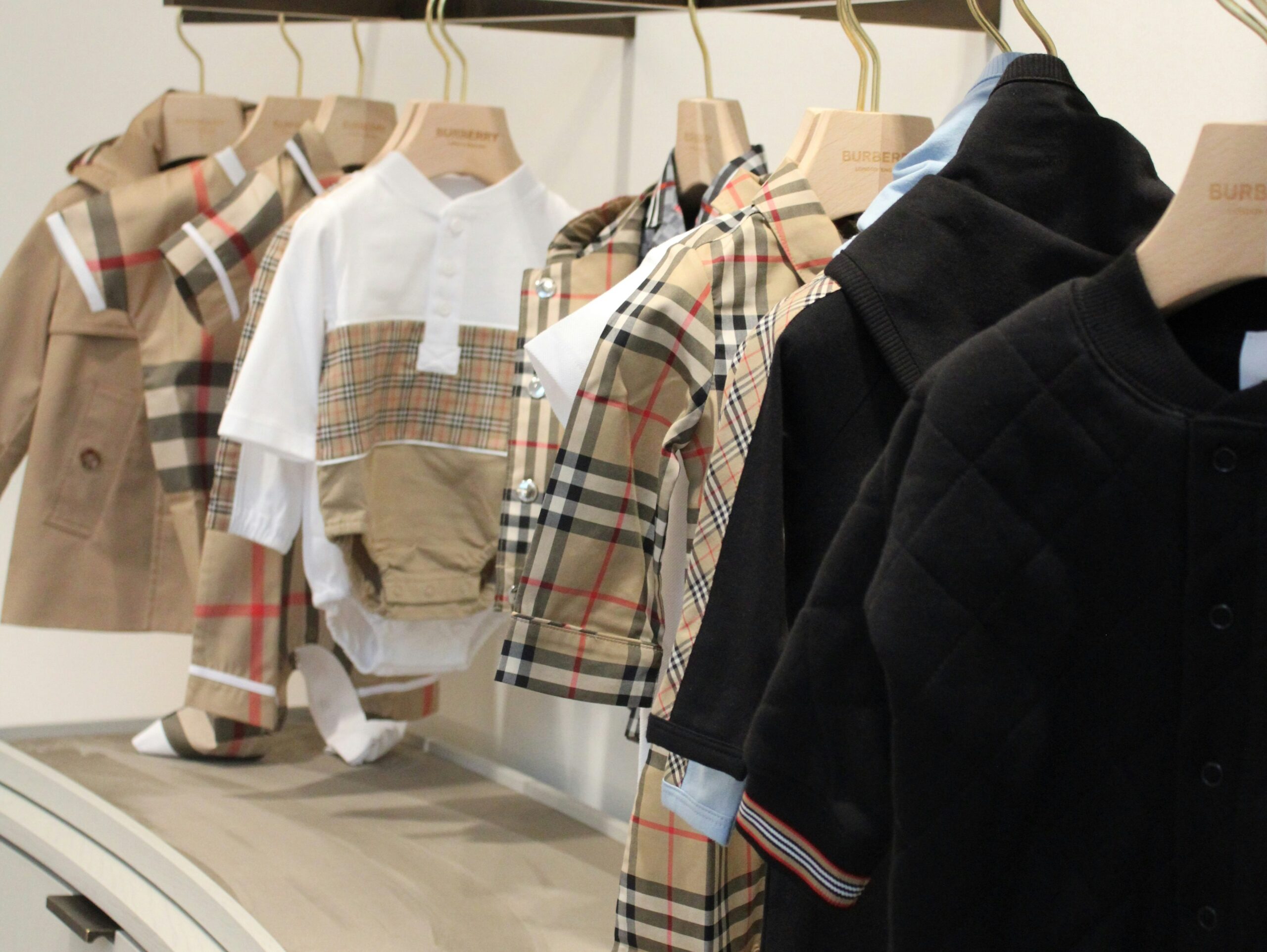 バーバリーの洋服