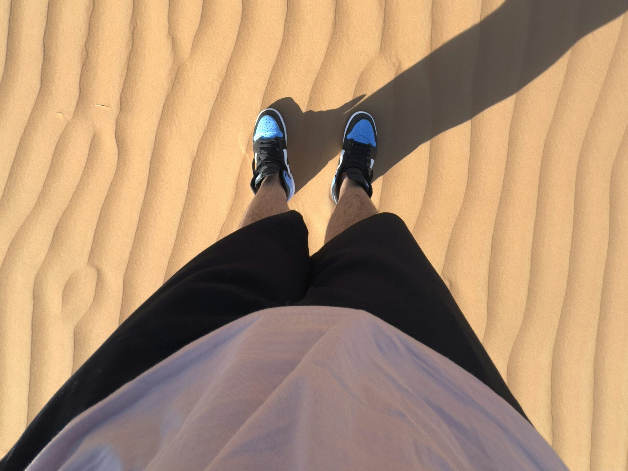 ショートパンツを着た男性